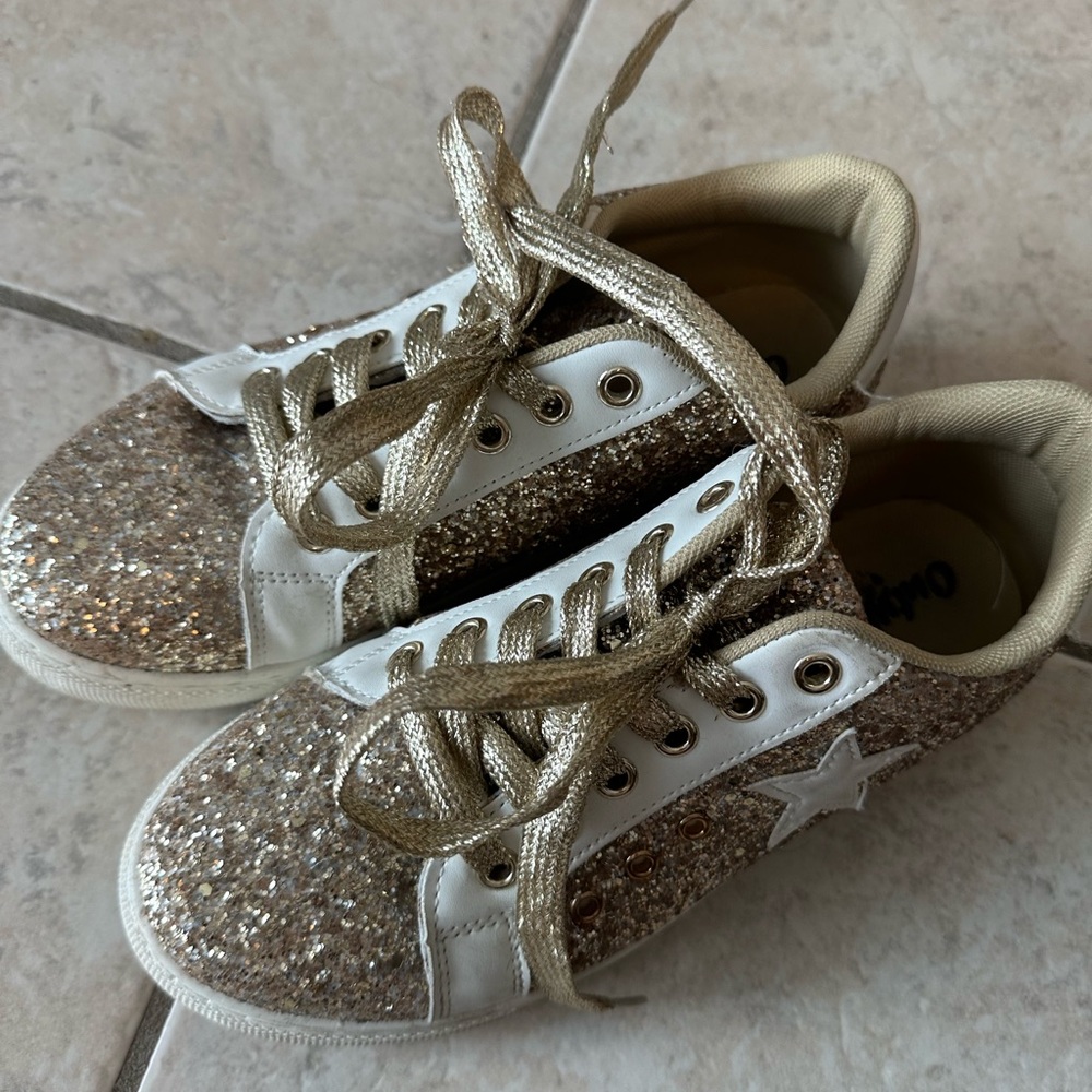 Outwoods Gold Glitter Kids Sneakers - Picture 2 of 5